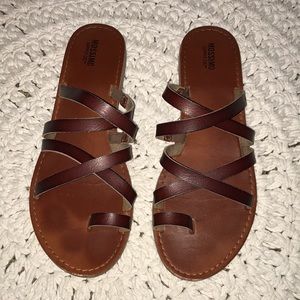Size 8 Mossimo strappy sandals